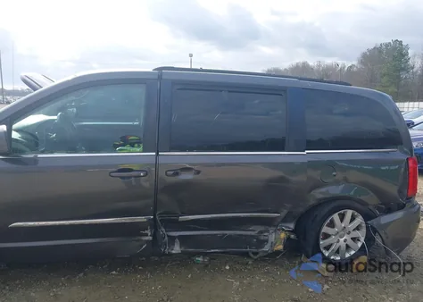 2015 Chrysler Town & Country Touring из США, поврежденный, VIN 2C4RC1BG9FR577090